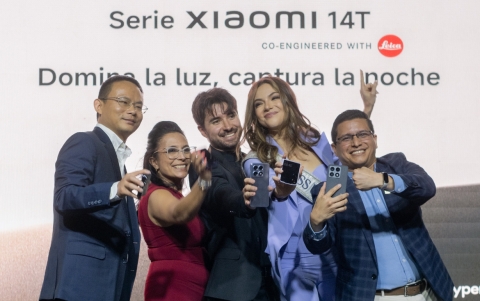 Mara Topic es la nueva imagen de la serie Flip de Xiaomi.