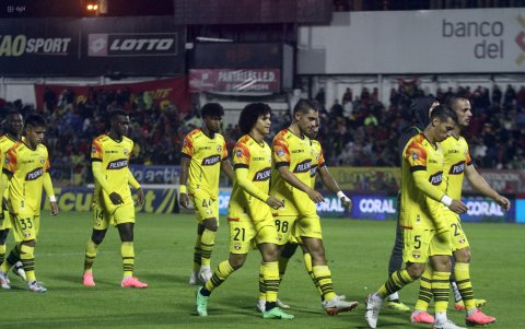 Barcelona viene en problemas de fútbol y resultados.