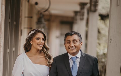 Connie con su padre.