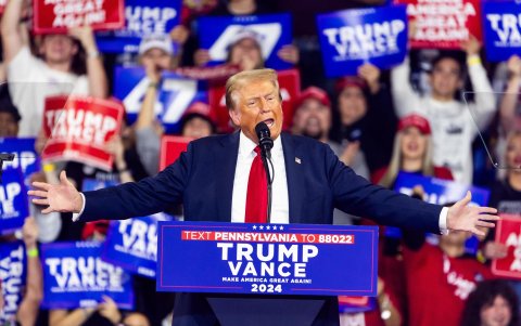 Donald Trump, el expresidente estadounidense y actual candidato presidencial republicano, realiza un mitin de campaña en Reading, Pensilvania.