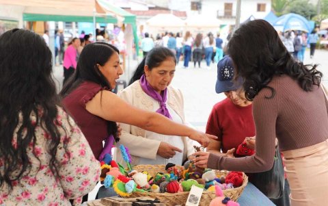 Habrá encuentros entre artesanos nacionales en ferias para este 12 y 13 de octubre en Guaalecoe, Azuay