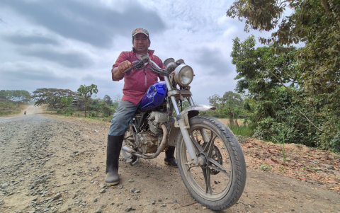 Pascual Intriago es un vaquero que transporta queso hacia la cabecera cantonal de Balzar.