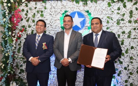 Byron Bravo, Juan Pablo Molina y Ronald Bravo.