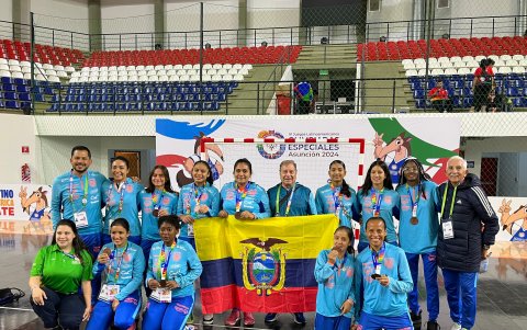 Las tricolores y su celebración tras la premiación.