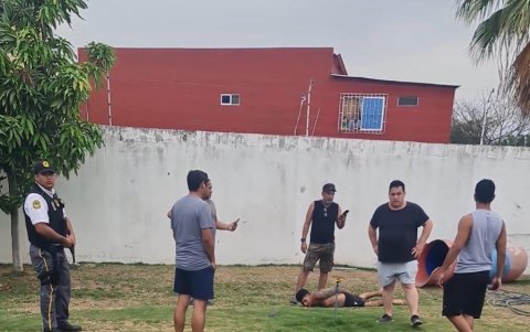 Vecinos y guardias de la etapa sometieron al antisocial, quien confesaba detalles de su crimen.