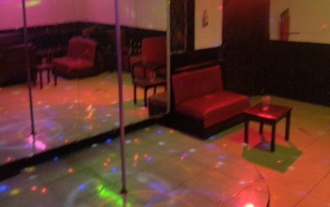 Los uniformados señalaron que las habitaciones del centro nocturno 