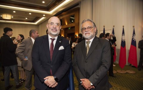 Arturo Moscoso y Alfonso Reece.