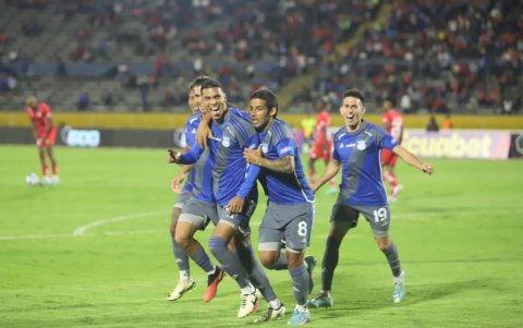 Luis Fernando León ha contribuido con goles para Emelec en esta temporada de LigaPr