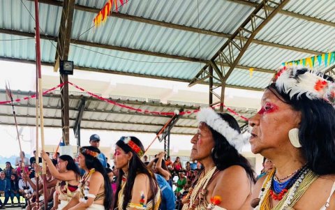 COCA.Las mujeres y hombres waorani son considerados guerreros y guardianes de la selva.