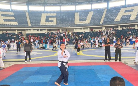 El capitán Vinicio Torres logró la medalla de Oro en la modalidad Pomsae para la Fuerza Naval.