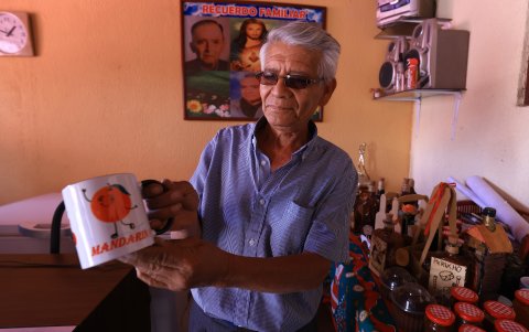 La mandarina es  uno de los productos principales de Perucho y se utiliza para elaborar curioso productos como el pan de mandarina.