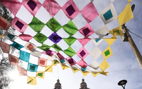 La última parada es San José de Minas, parroquia conocida por su movimiento y atractivos turísticos como ruinas y balnearios.