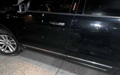 El candidato presidencial, Jimmy Jairala, compartió imágenes de cómo quedó su vehículo luego del ataque.