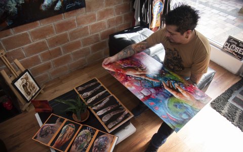 El artista ha expuesto sus obras en Nueva York y Rusia.