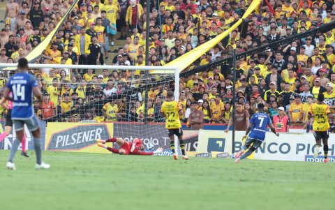 Washington Corozo estampó el 1-1 en el Monumental.