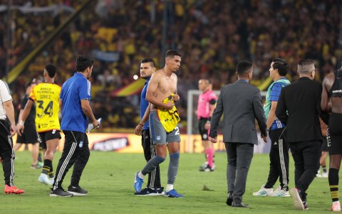 Luis Fernando León y su lamento tras perder 2-1 ante Barcelona en el Clásico del Astillero del pasado domingo 20 de octubre.