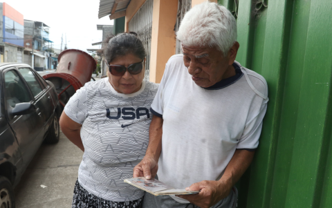 Familiares están consternados por lo sucedido y ven con nostalgia una foto en vida del adulto mayor.