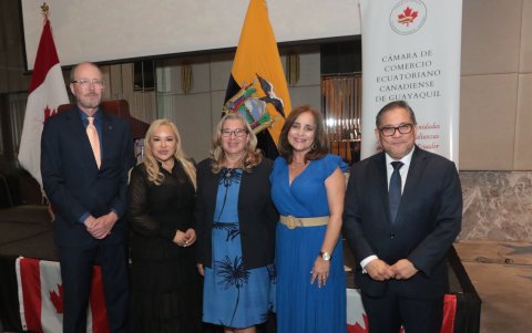 Stephen Potter, Nery Merejildo, Mary Fisk Ridder, Aránzazu de Maldonado y Gabriel Rovayo.