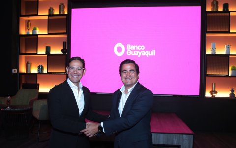 Elías Barzallo y David Flores.