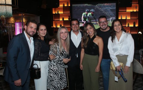 Mario Cuvi, Bibiana Becerra, María José Yépez, David Flores, Estefanía Bustamante, Marcelo Rojas y Fernanda Miranda.