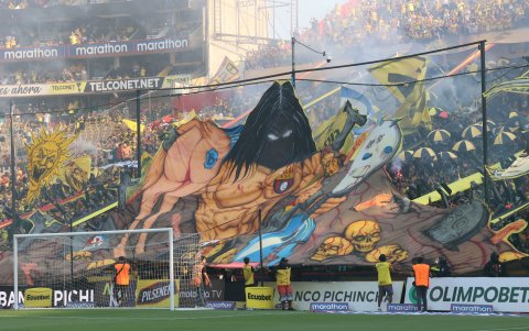 Clasico del Astillero tuvo de todo en las gradas.