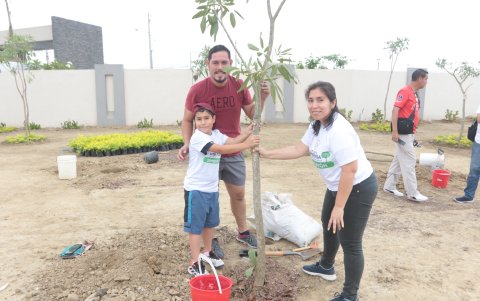 Nicolás Prado, Ginger Ruiz y Luis Prado.