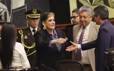 Mónica Palencia en su ingreso al pleno para su juicio política.