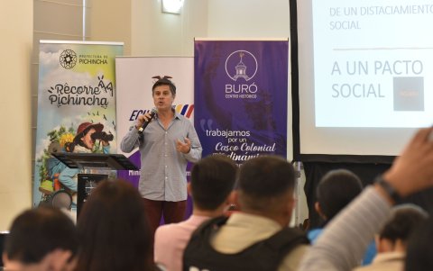 Diego Vivero presentó la iniciativa Pacto Social en el Centro Cultural Metropolitano.