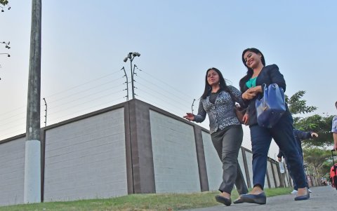 Inversión. Con motivo de los robos y los cortes de luz, varias etapas han comenzado a invertir en generadores para mantener activos los artículos de seguridad.