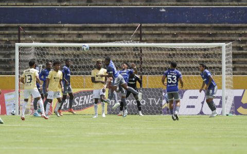 Emelec regresó del Atahualpa con las manos vacías. Perdió 2-0 ante Universidad Católica