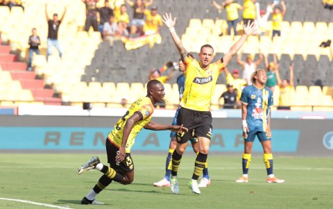 Janner Corozo (i) y Octavio Rivero (d) comandarán la ofensiva del Ídolo.
