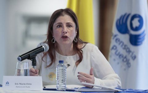 La defensora del pueblo, Iris Marín, que habla durante una rueda de prensa en Bogotá (Colombia).