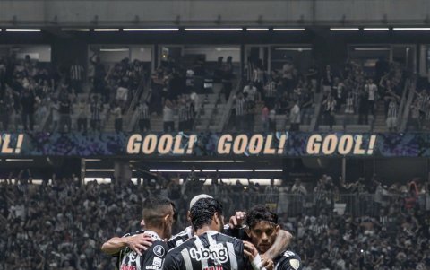 Atlético Mineiro celebró la contundente goleada 3-0 a River Plate en Brasil