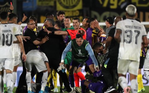 Botafogo dejó en el camino a Peñarol.