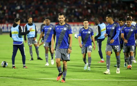 Emelec pelea por alcanzar el repechaje a la Copa Sudamericana 2025.