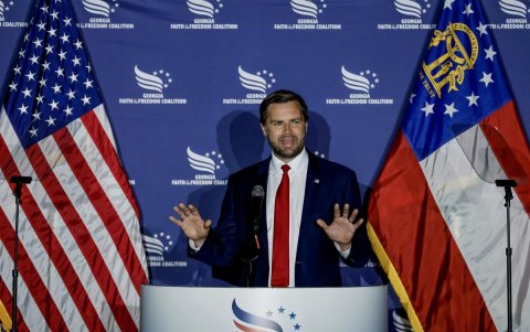 Fotografía de archivo del candidato a la vicepresidencia por el Partido Republicano y senador de Ohio, J.D. Vance.