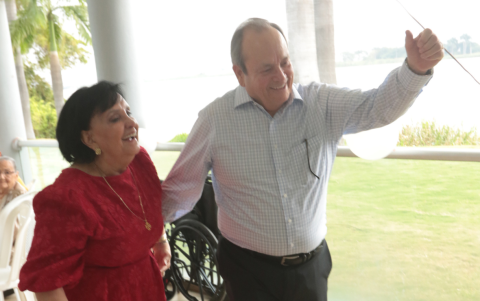 Luis Montalvo acompañado de su esposa Consuelo Andrade de Montalvo