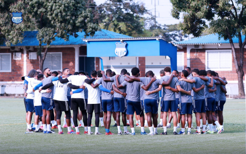 El plantel de Emelec volvió a resistirse a las actividades de entrenamiento en el Polideportivo de Los Samanes