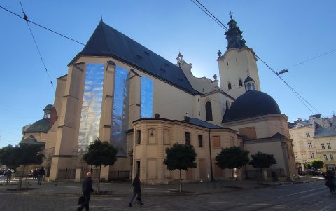 Vista de la catedral de Leópolis, en el casco histórico, designado como 