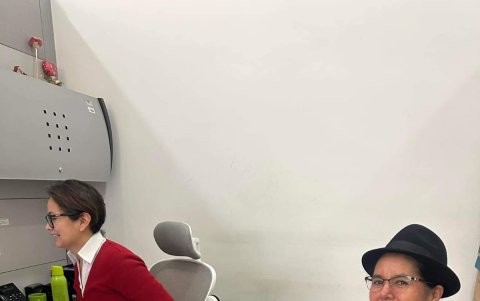 La Prefecta Lourdes Tibán rindió su versión en la Fiscalía respecto a la denuncia presentada por contaminación ambiental.