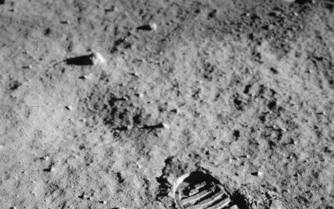 Primera pisada del hombre en la Luna, con la misión Apolo