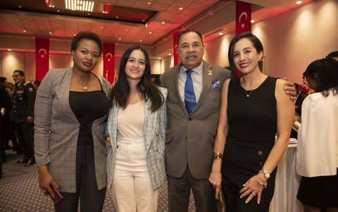 Rachelle Francois, Doménica Encalada, Luis Kalaff y María Fernanda Villena.