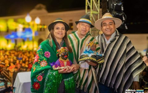 La entrega  de laBaltazara, una tradición familiar en las fiesta de la Mama Negra, en Latacunga.