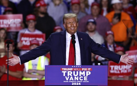 Donald Trump hablando durante un mitin de campaña en Grand Rapids, Michigan (Estados Unidos).