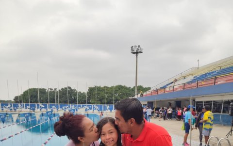 Sus padres Carla Quintero (i) y Juan Peñafiel (d) son unos pilares en su carrera.