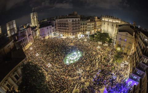 Calles de Valencia colmadas de gente.