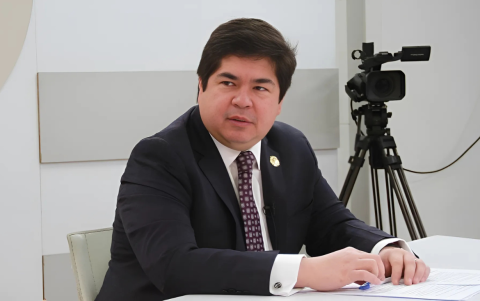 El ministro de Gobierno, Arturo Félix Wong, viajará a Colombia para gestionar la compra de energía.