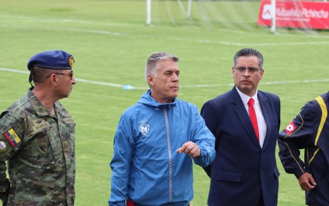 Marcelo Zuleta (c) busca ser un nexo entre los jugadores y el presidente Marco Pazos (d).