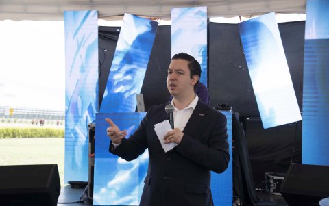 Martín Solís durante su presentación.