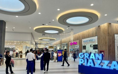 La Gran Piazza se abrió la mañana de este jueves 14 de noviembre en Machala, provincia de El Oro.